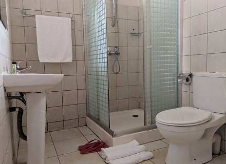 Twin Suite Bathroom